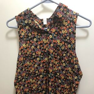 Flower sleeveless top